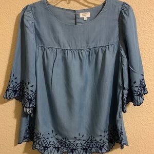 Crown&Ivy Round Neck 3/4 Sleeves with Crocheted embroider Hemlines, size Small
